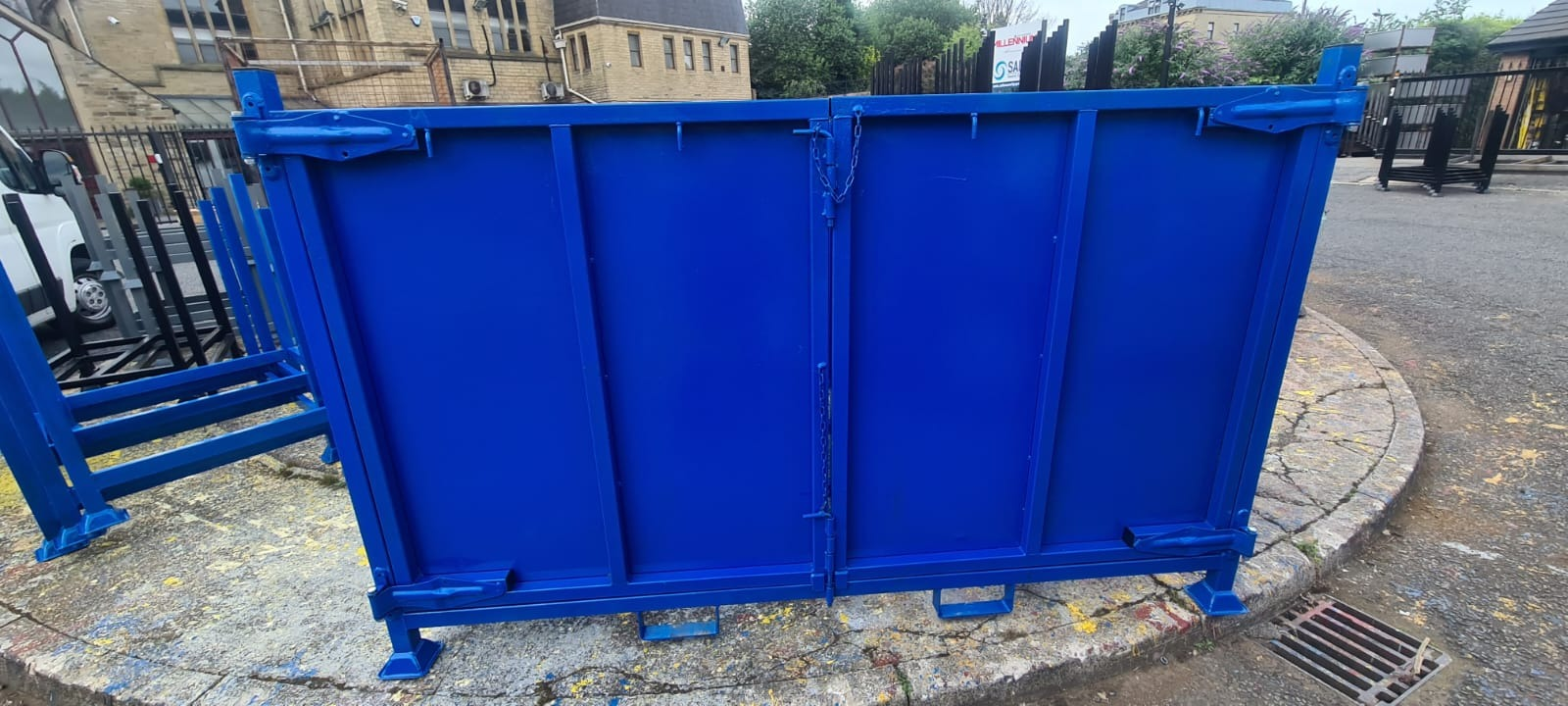 Reinforced Steel Plated Bin with FLC & Castors - Image 7