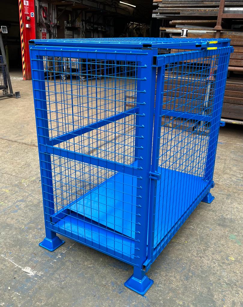 Twin Gas Bottle Hinged Roof, Removeable Front Storage with Ramp - Image 4