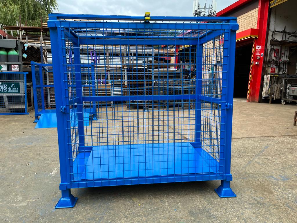 Twin Gas Bottle Hinged Roof, Removeable Front Storage with Ramp - Image 7